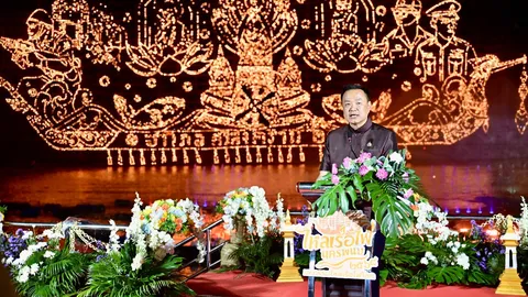 นายกฯ เปิดมหกรรมไหลเรือไฟโลก  “นครพนม” ขอความขมขื่นคนไทยไหลทิ้งแม่น้ำโขง