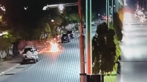 บึ้มป่วน 3 จุด หน้าศูนย์เยาวชนเทศบาลนครยะลา ตำรวจขอประชาชนงดออกจากบ้านทุกกรณี