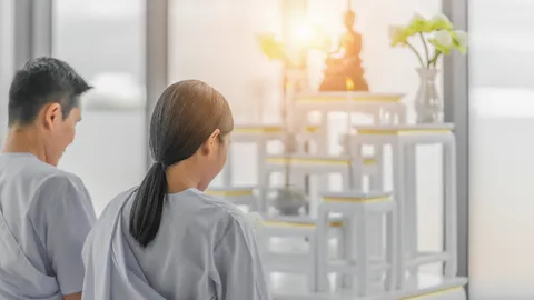 คาถาล้างกรรม สวดขอขมากรรมความรัก การเงิน สวดแล้วดี ชีวิตราบรื่นขึ้น