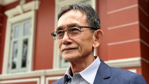 “เกรียง” โผล่ รร.ดัง รับมาพบ “เนวิน” ปัดขน สส.อุบลฯ ย้ายพรรค ยังอยู่เพื่อไทย