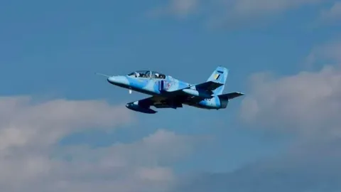 ทหารเมียนมาส่งเครื่องบิน K-8 ทิ้งระเบิดรอบสอง ชุมชนบ้านทิกิ ติดชายแดนไทย