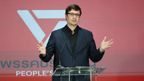 "โรม" ลุยเปิดโปงทุนเทายึดประเทศ จี้ "อนุทิน" อย่าเงียบ ปล่อย รมต. ปิดปากสื่อ