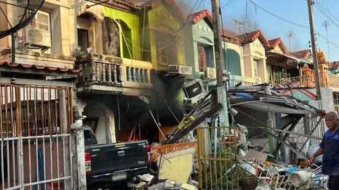 แก๊สระเบิดในหมู่บ้าน จ.ปทุมธานี เสียชีวิต 1 ราย บาดเจ็บ อีก 7 ราย เร่งหาสาเหตุ