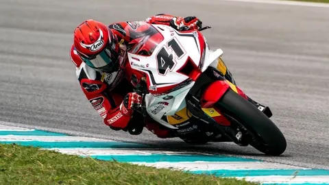 “นครินทร์” บิดคว้าโพเดียม เรซ 1 ”เอเชีย โร้ด เรซซิ่ง แชมเปียนชิพ 2025“ สนามที่ 5