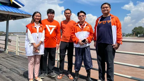 สส.ประชาชน ลงพื้นที่ช่วยน้ำท่วมเมืองปทุม มั่นใจเลือกตั้งหน้าชนะยกจังหวัด
