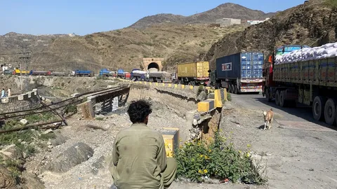 ทหารอัฟกานิสถาน-ปากีสถานยิงปะทะกันดับหลายสิบศพ ต้องปิดชายแดน