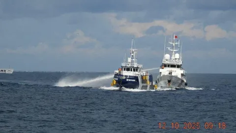 ฟิลิปปินส์-จีนกล่าวโทษกัน หลังเรือเผชิญหน้าในพื้นที่พิพาททะเลจีนใต้