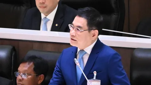 “จุรินทร์” ถามย้ำจุดยืนรัฐบาล โหวตให้ร่างแก้ รธน. ที่ไม่ห้ามแตะหมวด 1-2 หรือไม่