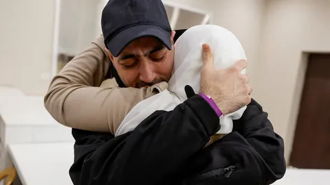 ฮามาสปล่อยตัวประกันที่ยังมีชีวิตครบ 20 คน ทรัมป์ลั่นฝันร้ายจบลงแล้ว