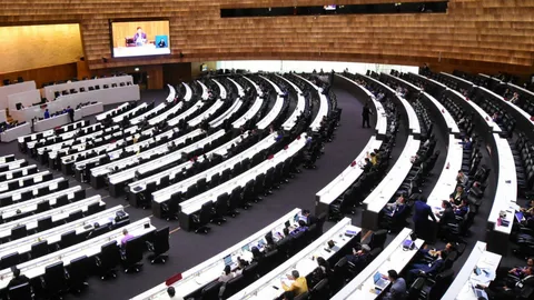 ถ่ายทอดสดประชุมร่วมรัฐสภา พิจารณา “ร่างแก้ไขรัฐธรรมนูญ” 3 ฉบับ วาระ 1 วันแรก