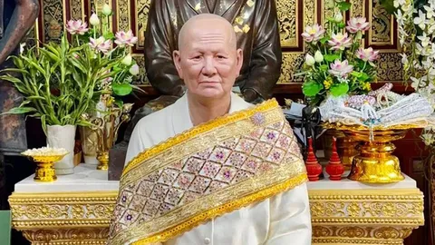 สวดแล้วรวยพลิกชีวิต "คาถาแม่บุญเรือน" พร้อมวิธีสวดตามกำลังวันเรียกโชคลาภ