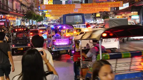 ดูแลความปลอดภัยกินเจเยาวราช ระดมตำรวจ-เทศกิจสแกนทั่ว ติดเครื่องสูบสกัดน้ำท่วม