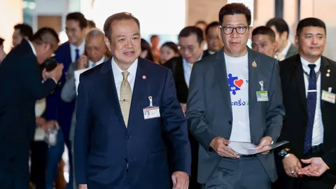 “อนุทิน” ถก ครม.เศรษฐกิจนัดแรก โชว์ เสื้อ “คนละครึ่ง” บอกให้ภาพเล่าเรื่อง