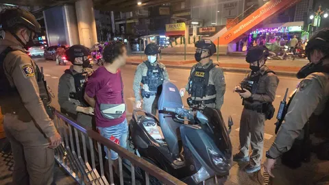 ตำรวจ สน.ลุมพินี จับบุหรี่ไฟฟ้า รวบหนุ่มพม่า ขณะกำลังแว้น จยย.ขายให้ลูกค้าต่างชาติ