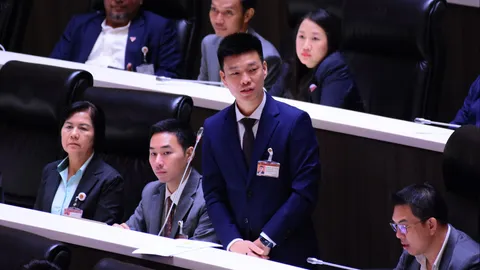 "ณัฐพงษ์" บอกเป็นไปได้แก้รัฐธรรมนูญปลดล็อคประเทศ เพื่อเริ่มการเดินหน้าต่อ