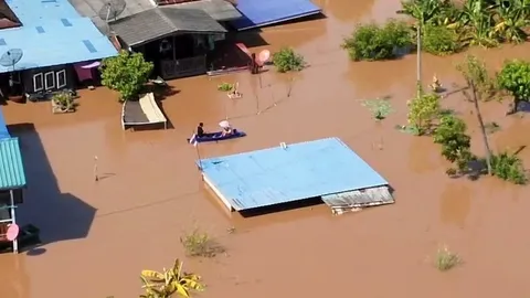 "บางบาล" วอนรัฐบาลแก้ปัญหานํ้าท่วมขังยาวนาน ชาวบ้านทนอยู่กับน้ำเน่าเสีย