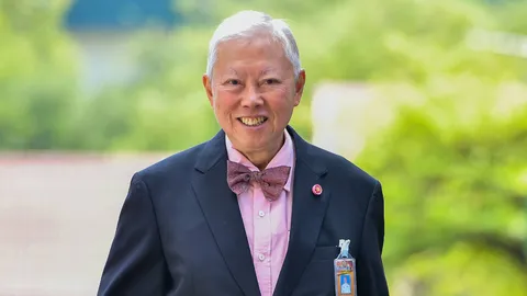 “บวรศักดิ์” อุบอยู่ต่อหรืออยู่แค่ 4 เดือน เปิดเหตุผลร่วมรัฐบาล เพราะนายกฯ ทำตามคำขอ