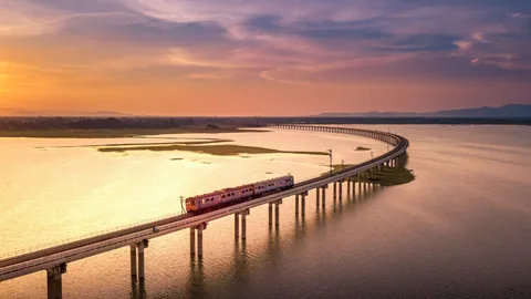 เปิดจองตั๋ว ราคา และตารางเวลา “รถไฟลอยน้ำ” เที่ยวเขื่อนป่าสักชลสิทธิ์ล่าสุด