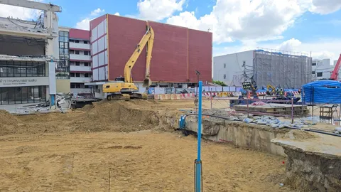 ถมทรายหลุมยุบ "ถนนสามเสน" เหลือต่ำกว่าระดับผิวจราจรเดิม ประมาณ 85 ซม.