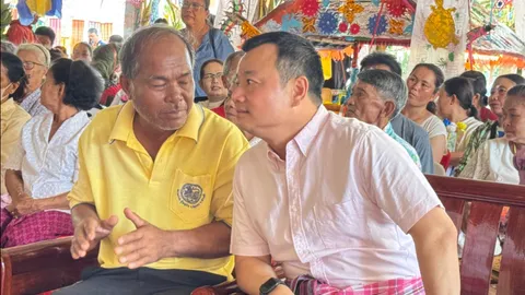 "สรวงศ์" เสียดาย "สมพงษ์" ทิ้งเพื่อไทย บอกทุกพรรคมีปัญหาหมด การเมืองมีเข้ามีออก