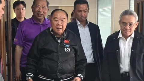 “บิ๊กป้อม” จ่อหอบลูกพรรคพปชร. ย้ายสำนักงานไปบางโพ โวตอนนี้มีแต่เลือดไหลเข้า