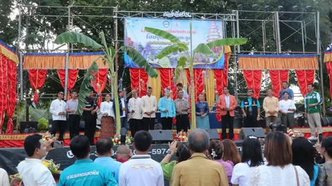 เปิดงานประเพณี "โฮมบุญแห่ต้นกระธูป" สืบทอดวัฒนธรรมท้องถิ่น ส่งเสริมการท่องเที่ยว