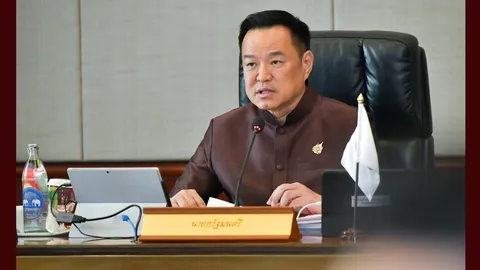 สู้ศึกเศรษฐกิจปี 68-69 ชะลอตัว รัฐบาลงัดไม้เด็ด! ปั๊มเงิน 4.1 ล้านล้านบาท