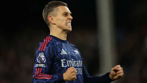 ยังนำจ่าฝูง "ทรอสซาร์" พูดตรงๆ หลัง "อาร์เซนอล" ชนะ "ฟูแลม" ศึกพรีเมียร์ลีก