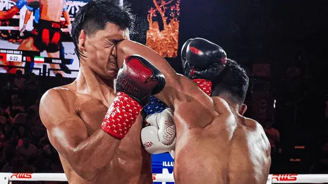 น่ากลัว "นักมวยไทย" โดน "ต่างชาติ" สับศอก ดั้งจมูกยุบ แต่ยังเอาตัวรอดชนะคะแนน (คลิป)