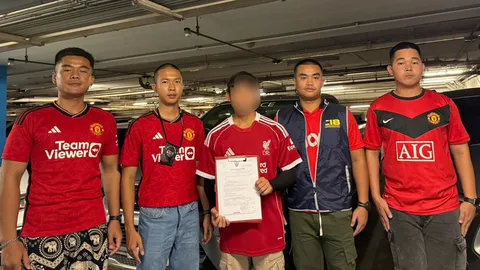 โซเชียลแซวสนั่น! ตำรวจน้ำใส่ชุดผีแดง จับผู้ต้องหาสวมเสื้อหงส์แดง ก่อนศึกแดงเดือดคืนนี้