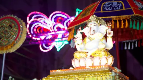 เทศกาลดีวาลีที่พาหุรัด-คลองโอ่งอ่าง มีถึงวันไหน มีอะไรน่าสนใจบ้าง