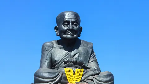 "คาถาชินบัญชร" 15 บทเต็มแถมบทย่อ พุทธคุณครบ ท่องทุกวันพลิกชีวิตเป็นมหามงคล