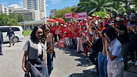 "อิ๊งค์-เอม" เยี่ยม "ทักษิณ" ครั้งที่ 10 พบยังเครียดบ้าง นิ้วชาดีขึ้นแล้ว