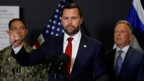 รอง ปธน.สหรัฐฯ เยือนอิสราเอล เตือนฮามาส ถ้าไม่ร่วมมือจะถูกทำลาย