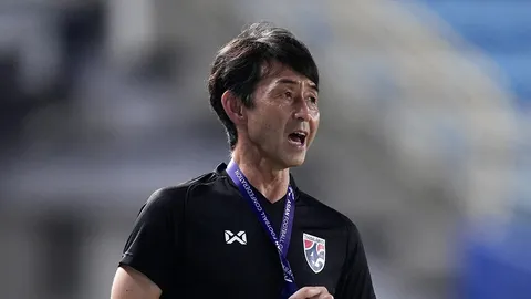 รายล่าสุด "ดาวดังทีมชาติไทย" เคลื่อนไหวถึง "อิชิอิ" แอบเสียดายถูกปลดพ้นกุนซือ