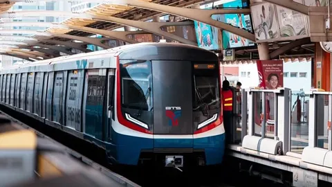 กทม. เตรียมขึ้นค่าโดยสารรถไฟฟ้า "สายสีเขียว" ส่วนต่อขยาย มีผล 1 พ.ย. 2568