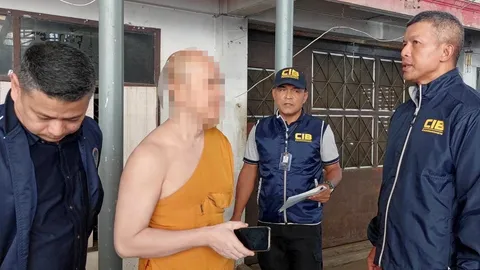 รวบอดีตผอ. ยักยอก 6 แสน ทุจริต รพ.สต. หนีคดีไปบวช