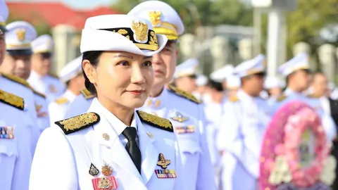 “นฤมล” นำ ศธ. วางพวงมาลา น้อมรำลึกพระมหากรุณาธิคุณเนื่องในวันปิยมหาราช