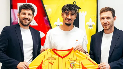 ยินดีด้วย "เอราวัณ" แข้งทีมชาติไทย U23 เปิดตัวทีมใหม่ สัญญาอาชีพฉบับแรก ลุ้นขึ้นชุดใหญ่