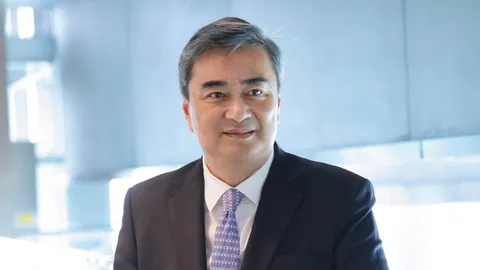 “อภิสิทธิ์” เชิดชูพระราชจริยวัตร “สมเด็จพระพันปีหลวง” ทรงเป็นต้นแบบซอฟต์พาวเวอร์ของชาติ