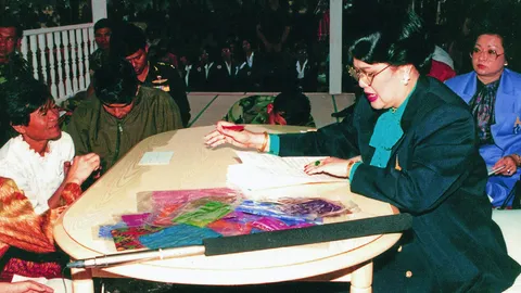 ดั่งสายนํ้าพระเมตตา พระพันปีแม่แผ่นดิน