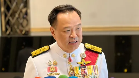 “อนุทิน” ถึงไทย บรรยากาศลงนามดี ย้ำกัมพูชาต้องทำตามเงื่อนไข เชื่อไม่กล้าบิดพลิ้ว