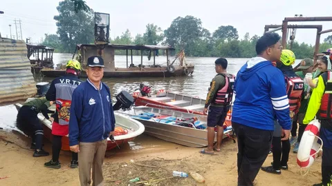 ระดมทีมกู้ภัยเร่งค้นหา 2 ผู้สูญหายในงานแข่งเรือยาวลำน้ำมูล ยังไม่พบเหตุน้ำเชี่ยว