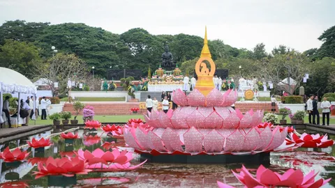 สุโขทัย จัดลอยกระทง เผาเทียนเล่นไฟ 2568 งดประกวดนางนพมาศ-การแสดงพลุ