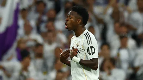 ถอดคำต่อคำ! วินิซิอุส พูดอะไรกลางเอล กลาซิโก้ หลังไม่พอใจโดนเปลี่ยนตัว