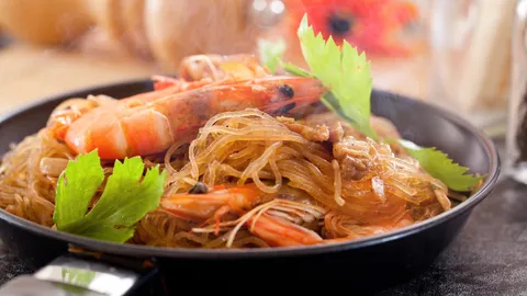 เปิดสูตรกุ้งอบวุ้นเส้น เมนูทำง่าย อร่อยถูกใจคนทุกวัย