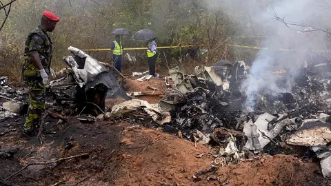 เครื่องบินท่องเที่ยวขนาดเล็ก ตกใกล้ชายฝั่งเคนยา ดับยกลำ 11 ศพ