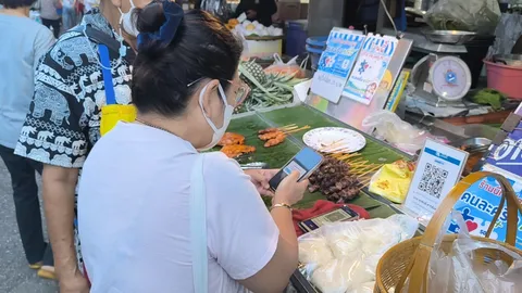 "คนละครึ่งพลัส" คนแห่ใช้สิทธิวันแรกคึกคัก ร้านค้ายิ้มไม่หุบ เชื่อกระตุ้นเศรษฐกิจ