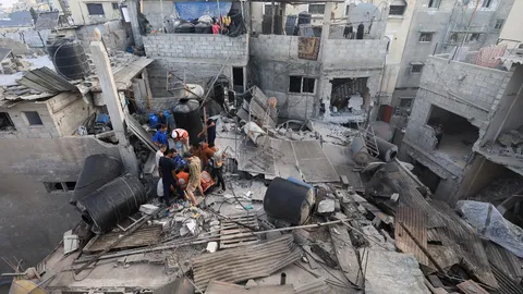 อิสราเอลถล่มกาซาอีกระลอก ดับอย่างน้อย 50 ศพ รวมเด็ก 22 คน