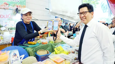 "คนละครึ่งพลัส" วันแรกคึกคัก ยอดใช้จ่ายพุ่ง 350 ล้านบาท ตร.ล่อซื้อคนโกงจับ 3 ราย